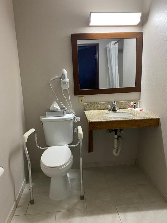 Days Inn By Wyndham Brunswick Bath Area Rom bilde
