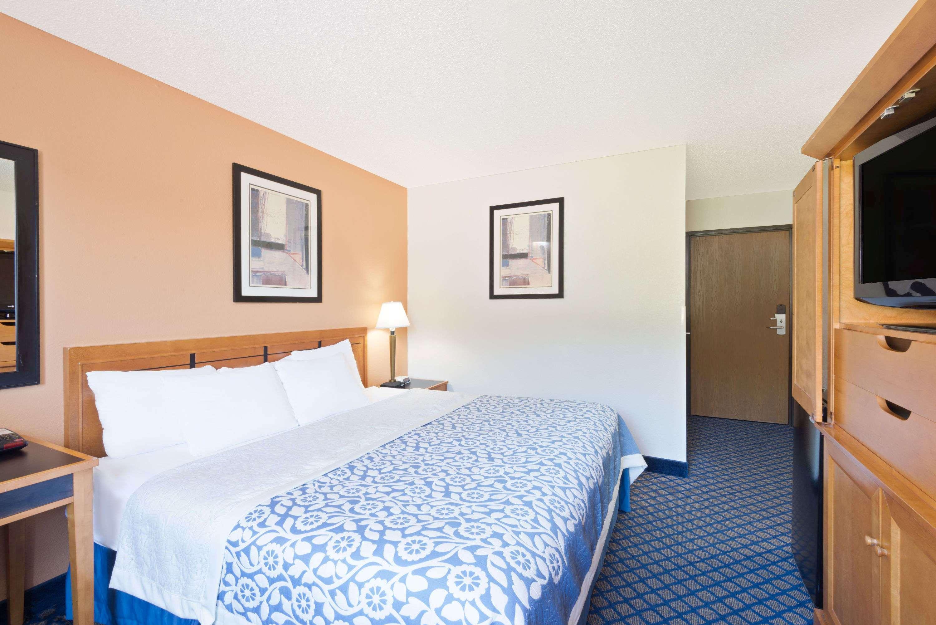 Days Inn By Wyndham Brunswick Bath Area Eksteriør bilde