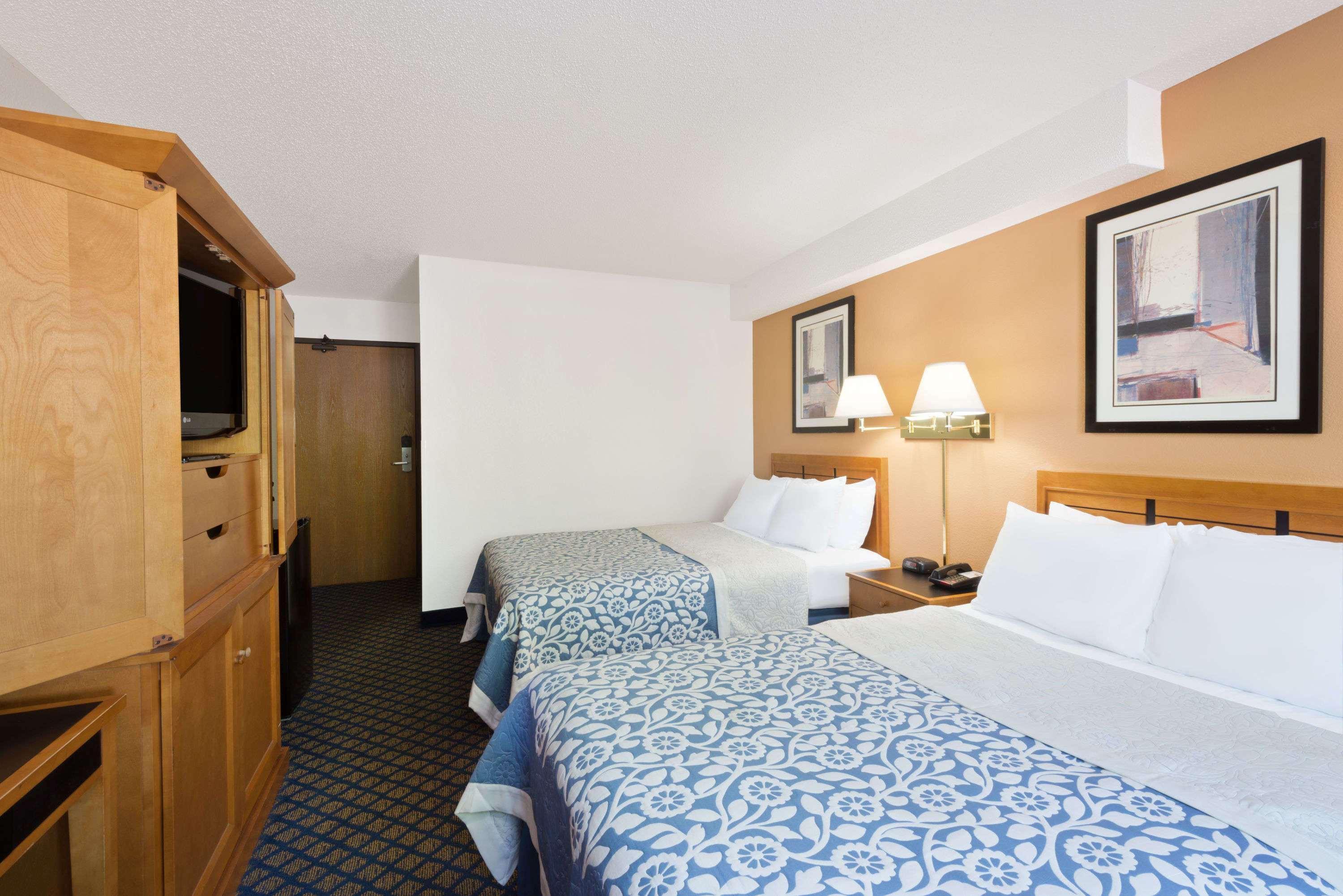 Days Inn By Wyndham Brunswick Bath Area Eksteriør bilde