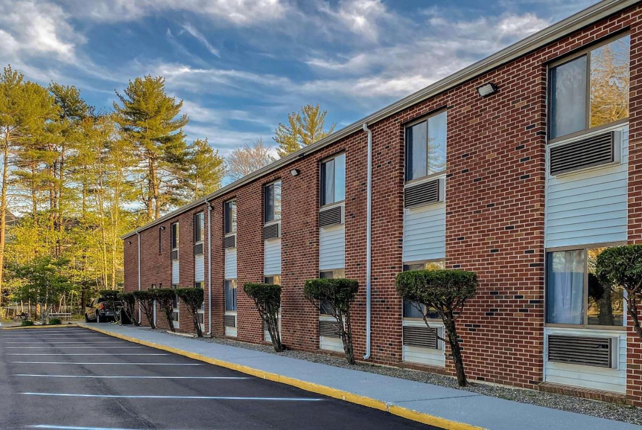 Days Inn By Wyndham Brunswick Bath Area Eksteriør bilde